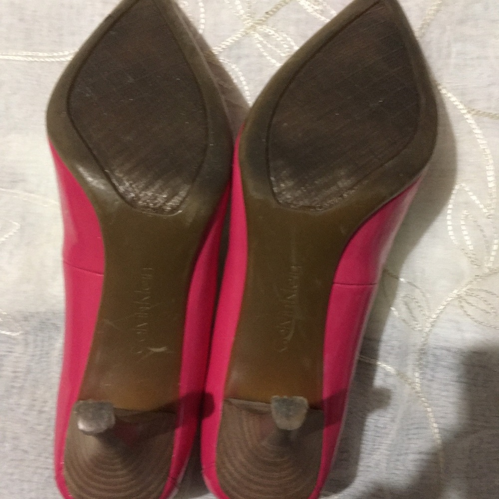 Shoe - Picture 4 of 4